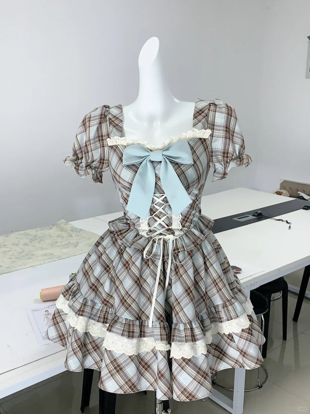 NiceVestidos--💕Blue retro homecoming dress with hazelnut latte plaid lace collar, bow tie, V-shaped lace waist and tie-backs. American retro tutu skirt plaid pattern, millennial sweet and elegant. NV5667