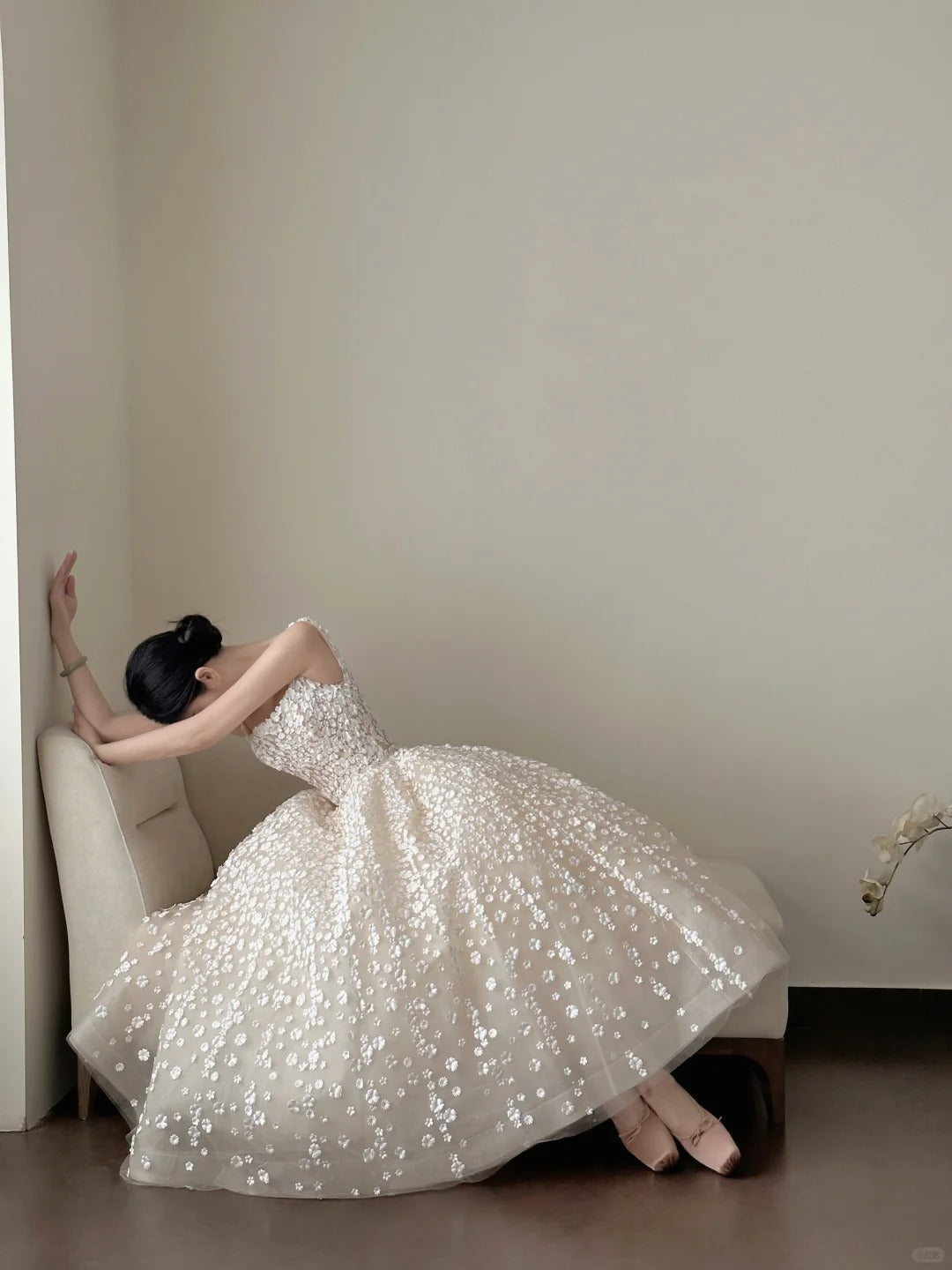 White Gorgeous Stylish Elegant Long Exquisite Floral Tulle Ball Gown Evening Gown nv4068