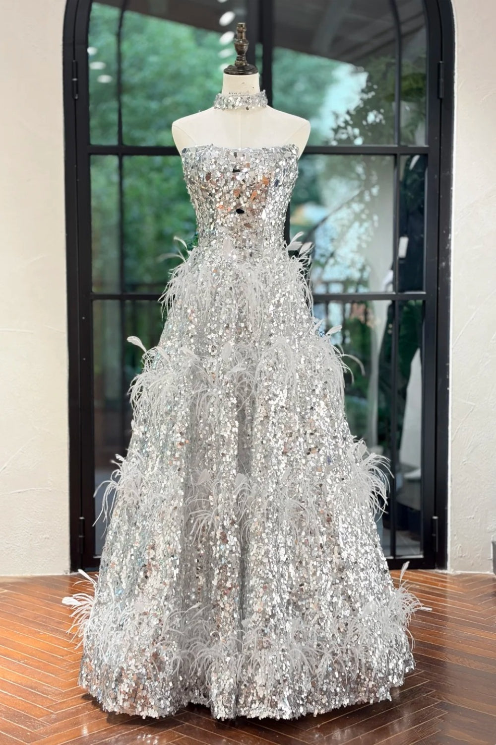 Starry Shimmer Style Silver Full-Diamond Feather Strapless Floor-Length Ballgown - Showstopper Dress for Dinner & Award Ceremony NV6358