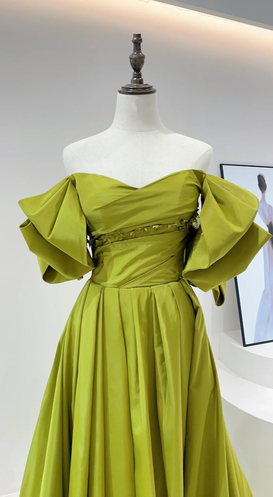 Retro Hepburn Style Olive Green Satin Off-Shoulder Puff-Sleeve Train Ballgown - Elegant Dress for Dinner & Wedding Guest  NV6360