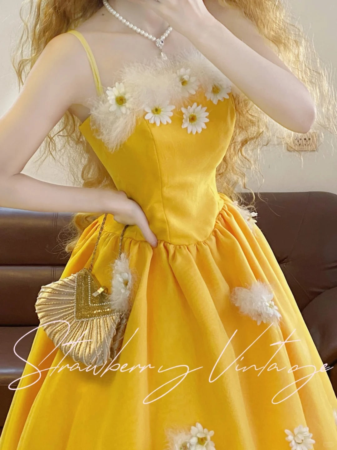 Gelbes, elegantes, langes Prinzessinnen-Ballkleid aus Satintüll, nv5034