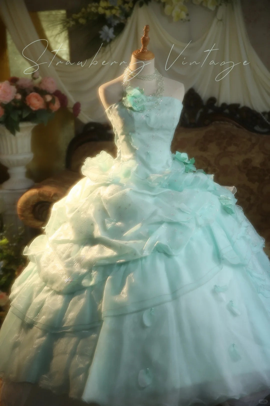 Mintgrünes, langes Vintage-Ballkleid aus Tüll mit Blumenmuster, nv5037