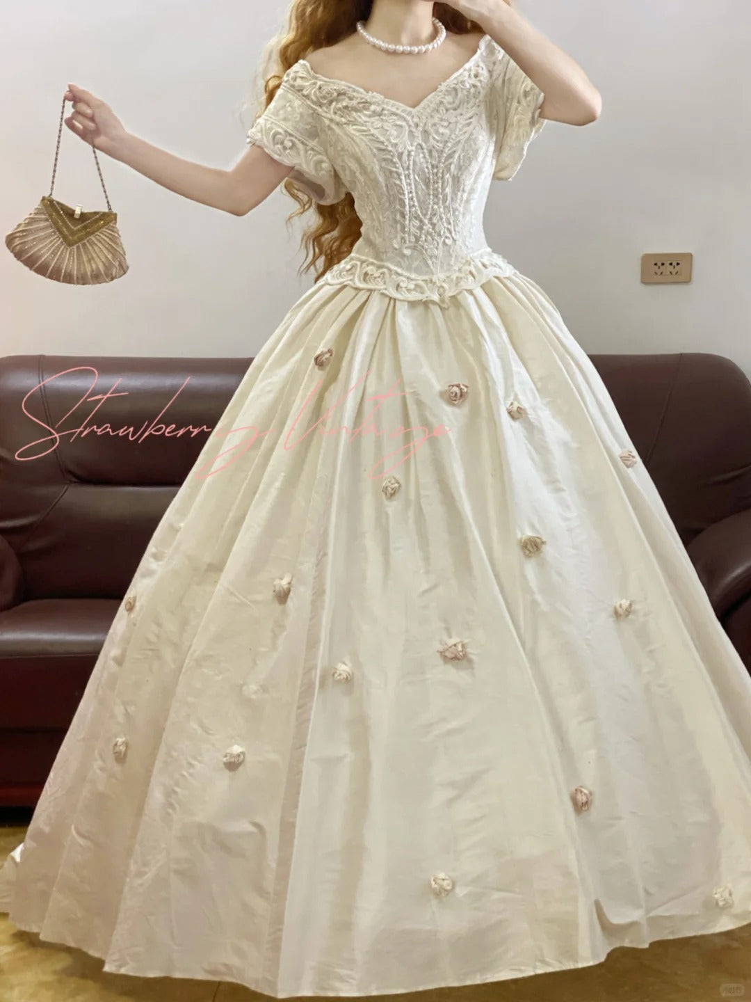 Ivory White Lace Floral Vintage Elegant Satin Long Princess Ball Gown nv5004