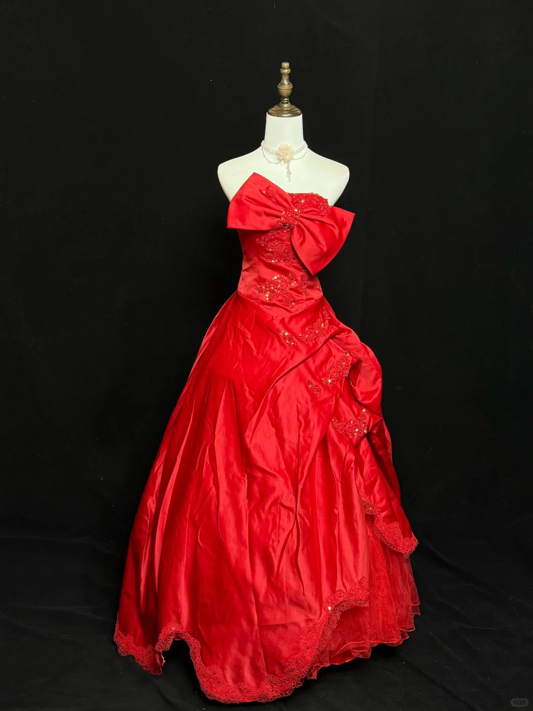 Rot-goldenes, exquisites, perlenbesetztes Satin-Ballkleid im Vintage-Stil, bodenlang, NV5148