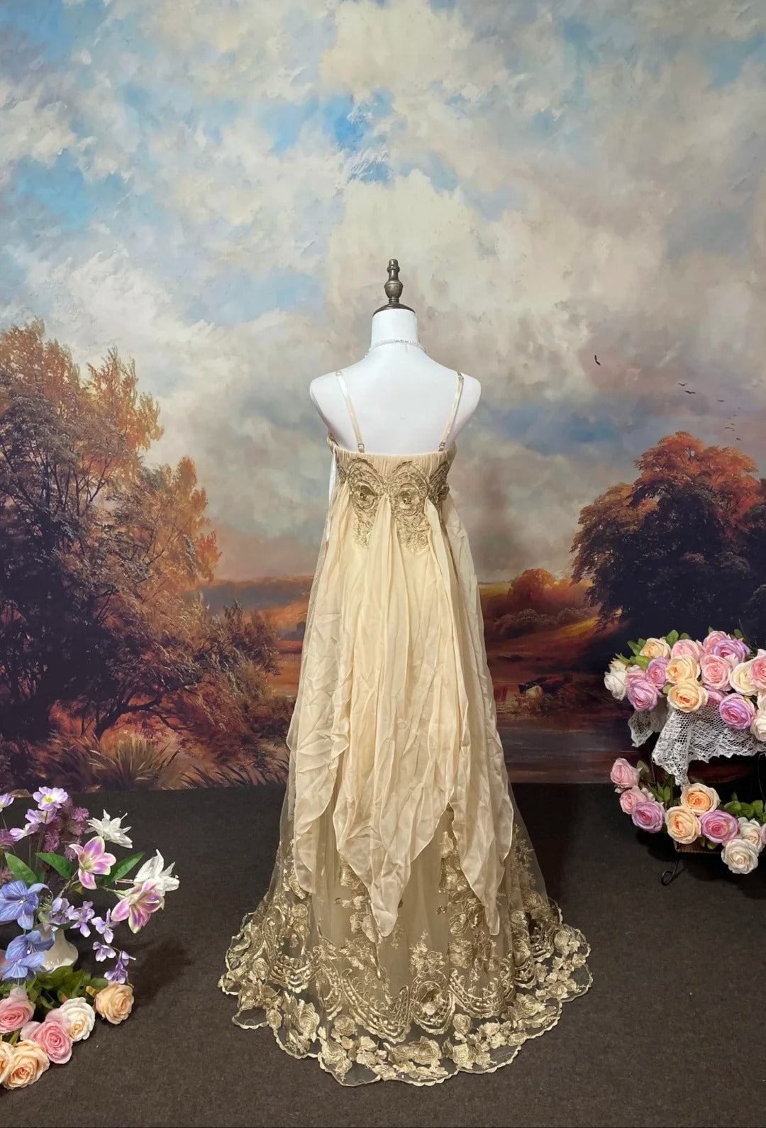 Champagne Brown Vintage Elegant Retro Fashion Romantic Exquisite Lace Floor Length Tulle Ball Gown Evening Gown Prom Gown nv4078