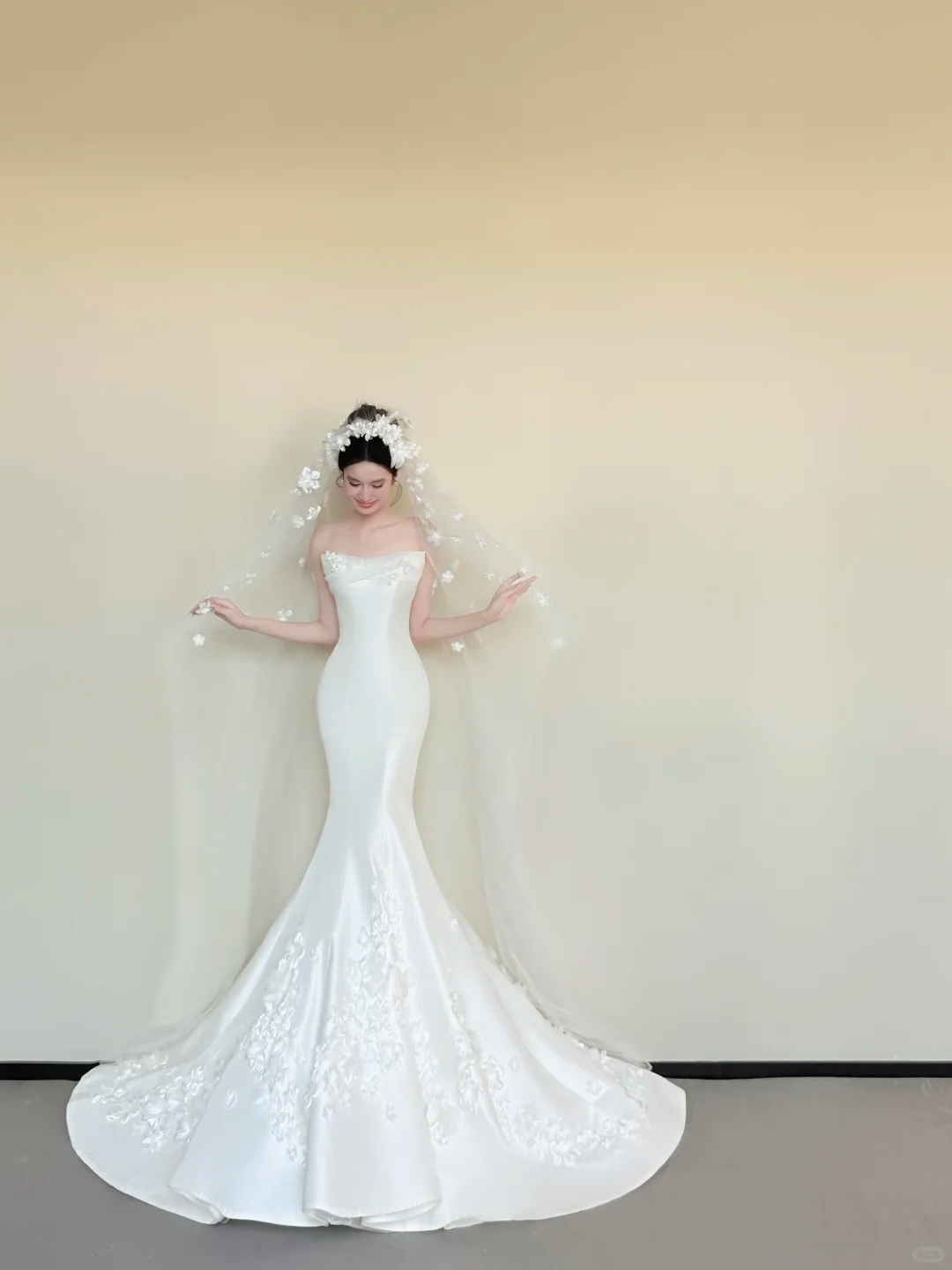 White Strapless Satin Mermaid Wedding Gown, 3D Flower Appliques Bridal Dress  NV7439