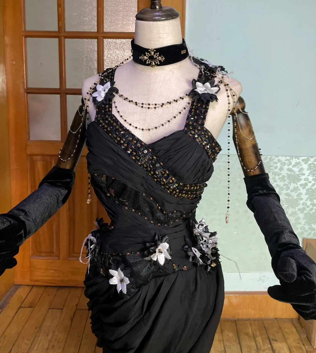 Black Vintage Fashion Gorgeous Floral Delicate Beads Long Mermaid Slim Satin Ball Gown Evening Gown nv4059