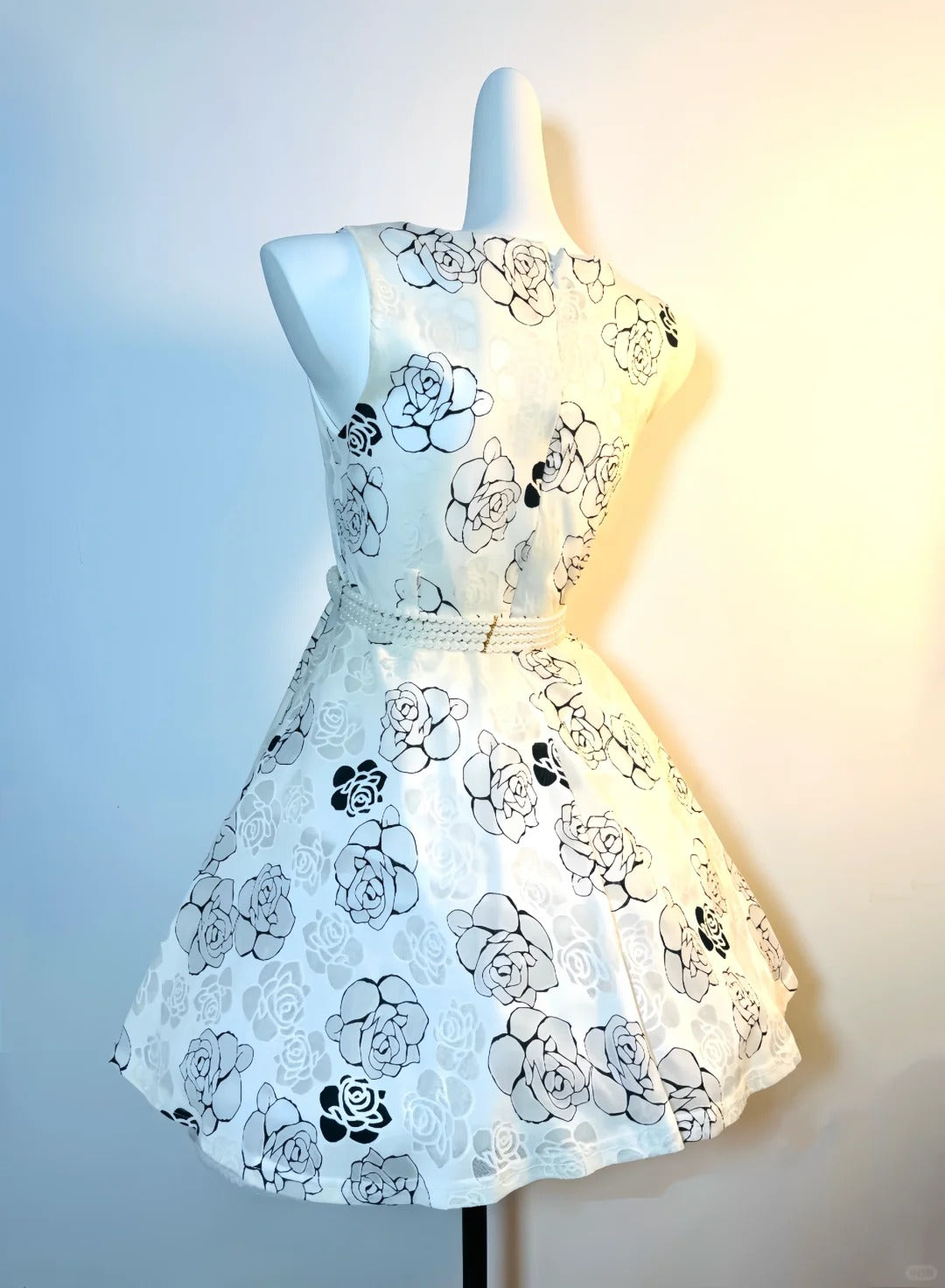 Robe de soirée courte en satin blanc à fleurs, tenue de fête d'anniversaire, nv5309