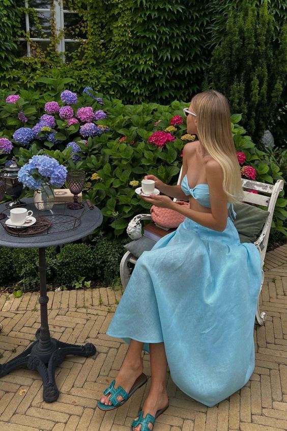 Robe de soirée en satin bleu ciel clair 2 pièces sans manches nv2170