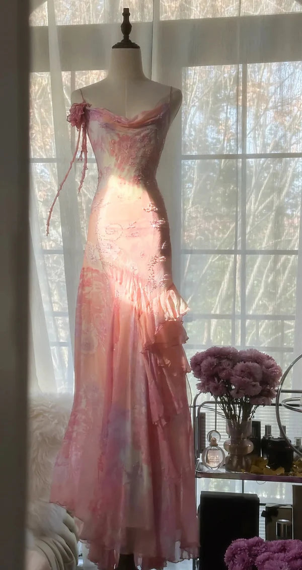 Elegantes und romantisches langes Ballkleid aus Chiffon mit Rüschen in Rosa, NV5321