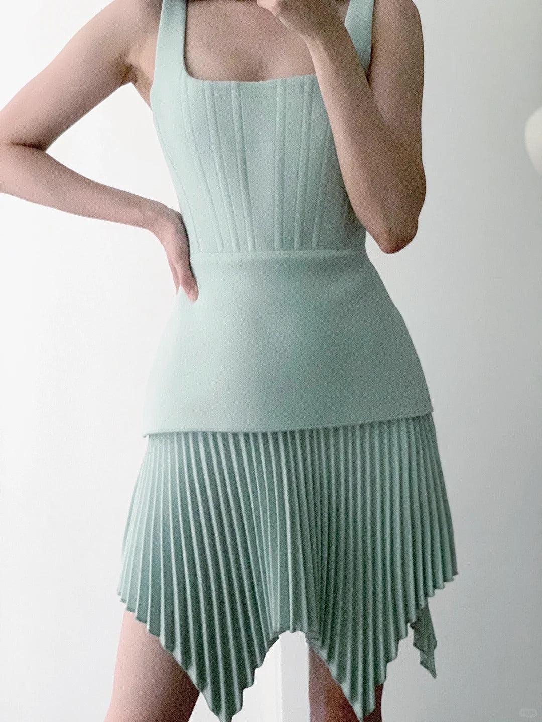 NiceVestidos-Light Green Short Satin Homecoming Dress nv5533