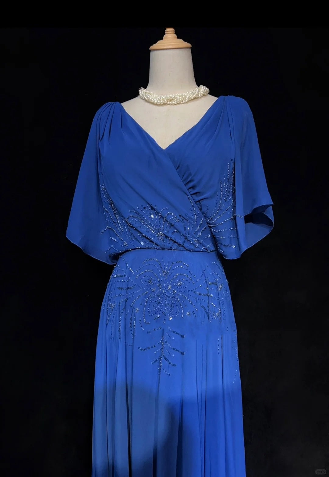 Blaues Vintage Elegantes Exquisites Perlenbesetztes Kurzarm Langes Chiffon Ballkleid Abendkleid Partykleid Hochzeitsmutterkleid Ballkleid nv3961