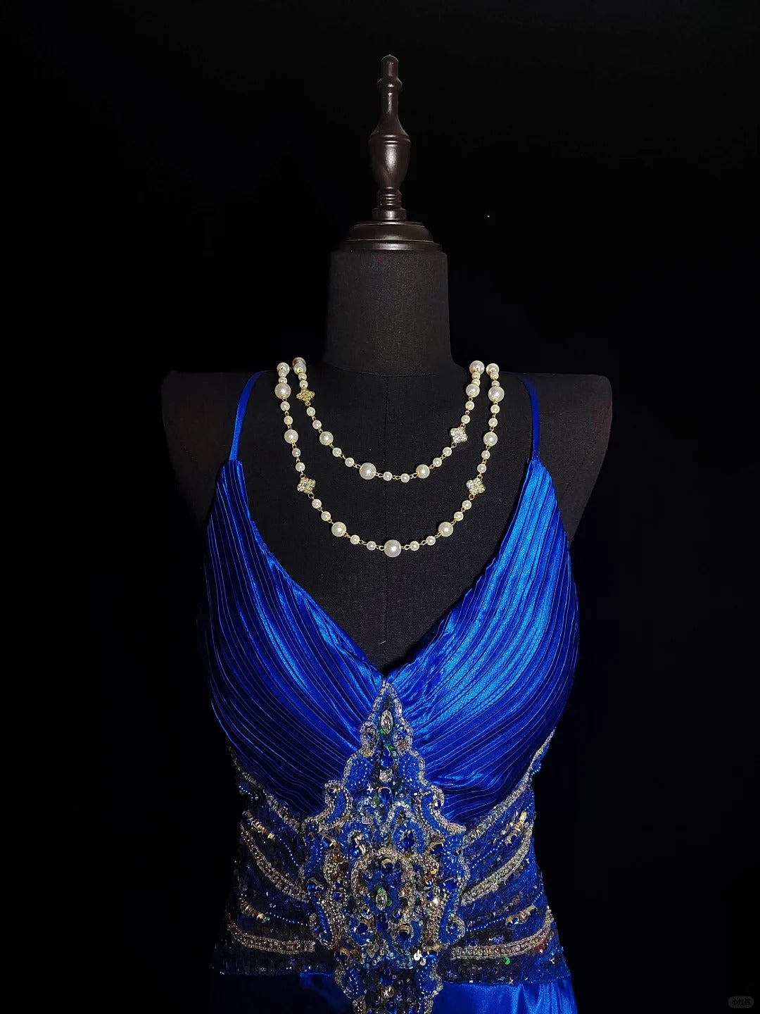 Blue Gorgeous Retro Elegant Exquisite Beaded Backless Long Floor Length Trail Satin Ball Gown Evening Gown Party Dress Prom Gown nv3964