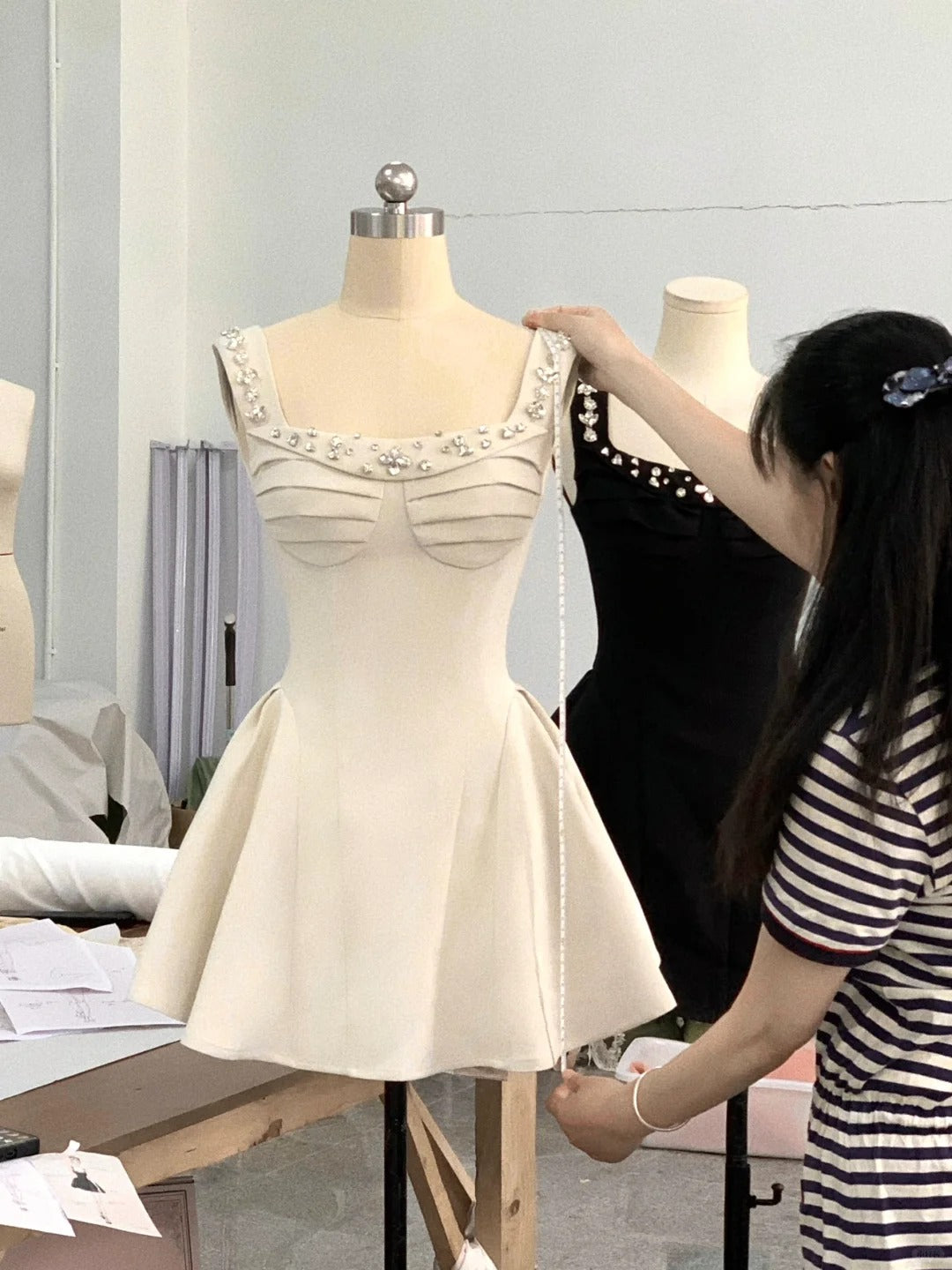 Black/White Sweet Beaded Short Satin Homecoming Dress Prom Dress Birthday Dress nv4517