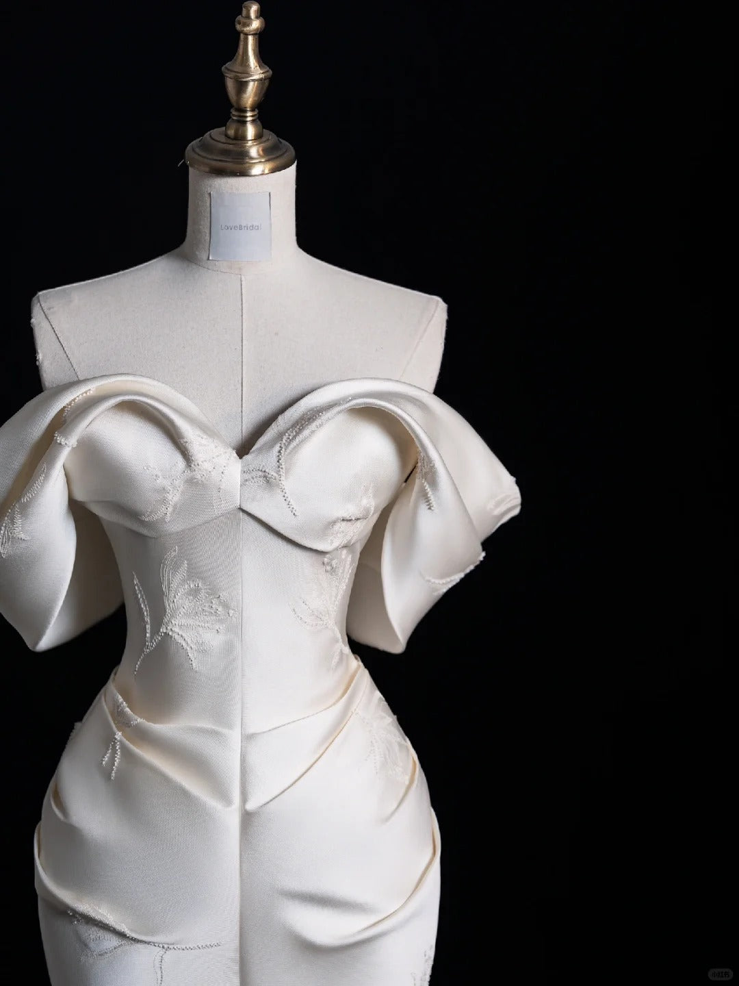 White Gorgeous Exquisite Beaded Long Satin Floor Length Mermaid Slim Ball Gown Evening Gown Wedding Dress nv4124