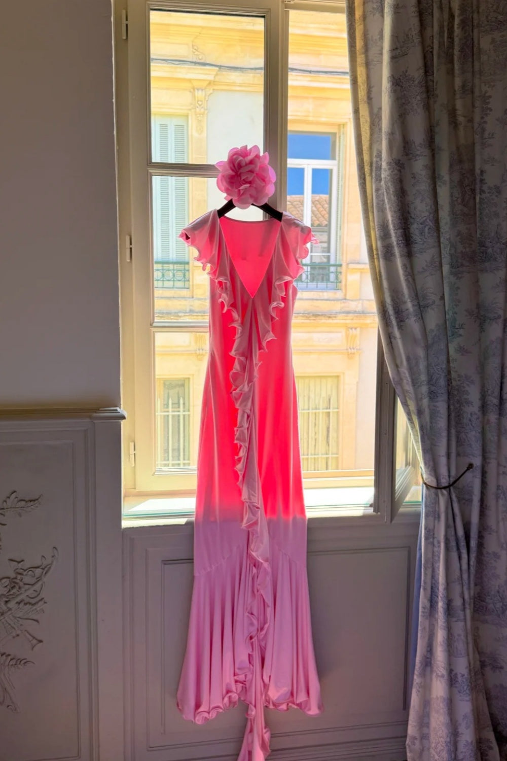 Pink Gradient Ruffled Gown: V-neck Off-the-shoulder, Fitted Mermaid, French Romantic Style NV6401