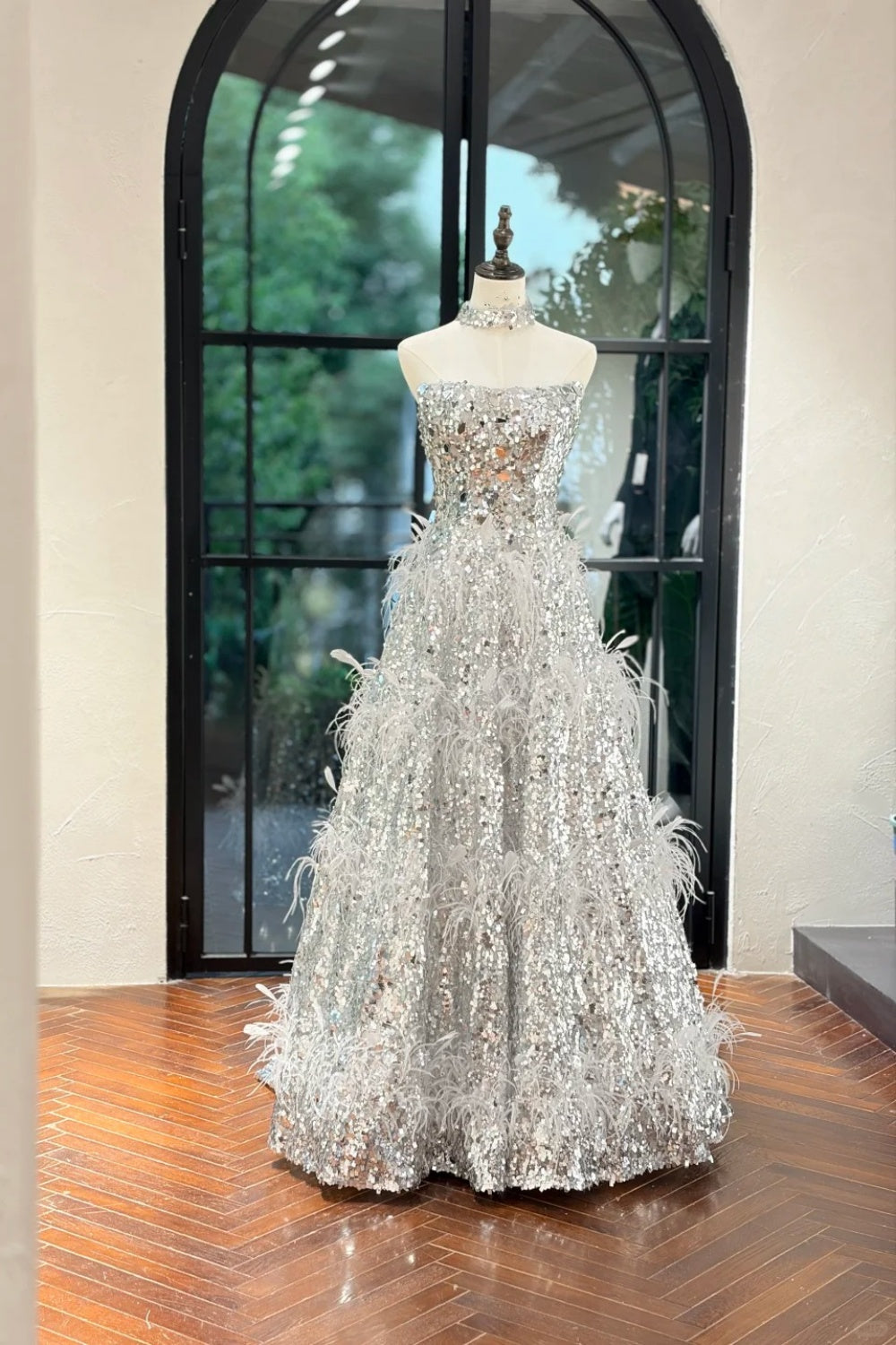 Starry Shimmer Style Silver Full-Diamond Feather Strapless Floor-Length Ballgown - Showstopper Dress for Dinner & Award Ceremony NV6358