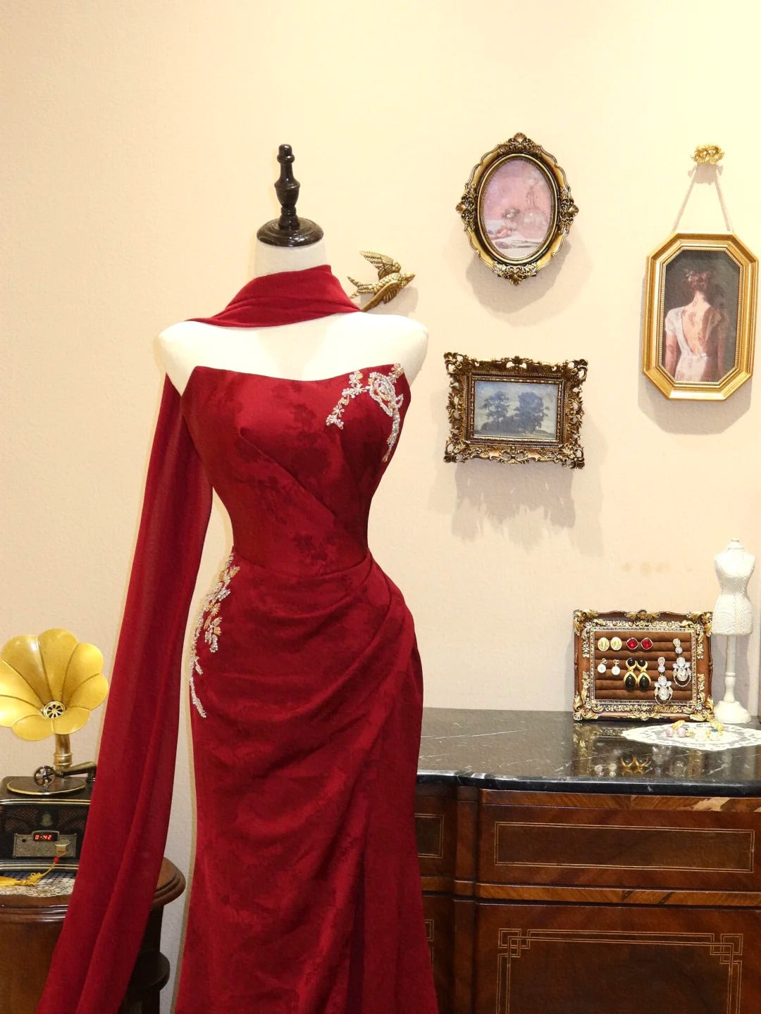 Rotes, zartes, langes Meerjungfrauen-Kleid im Slim Fit mit bodenlanger Satin-Ballkleid, Abendkleid, Partykleid, NV4171