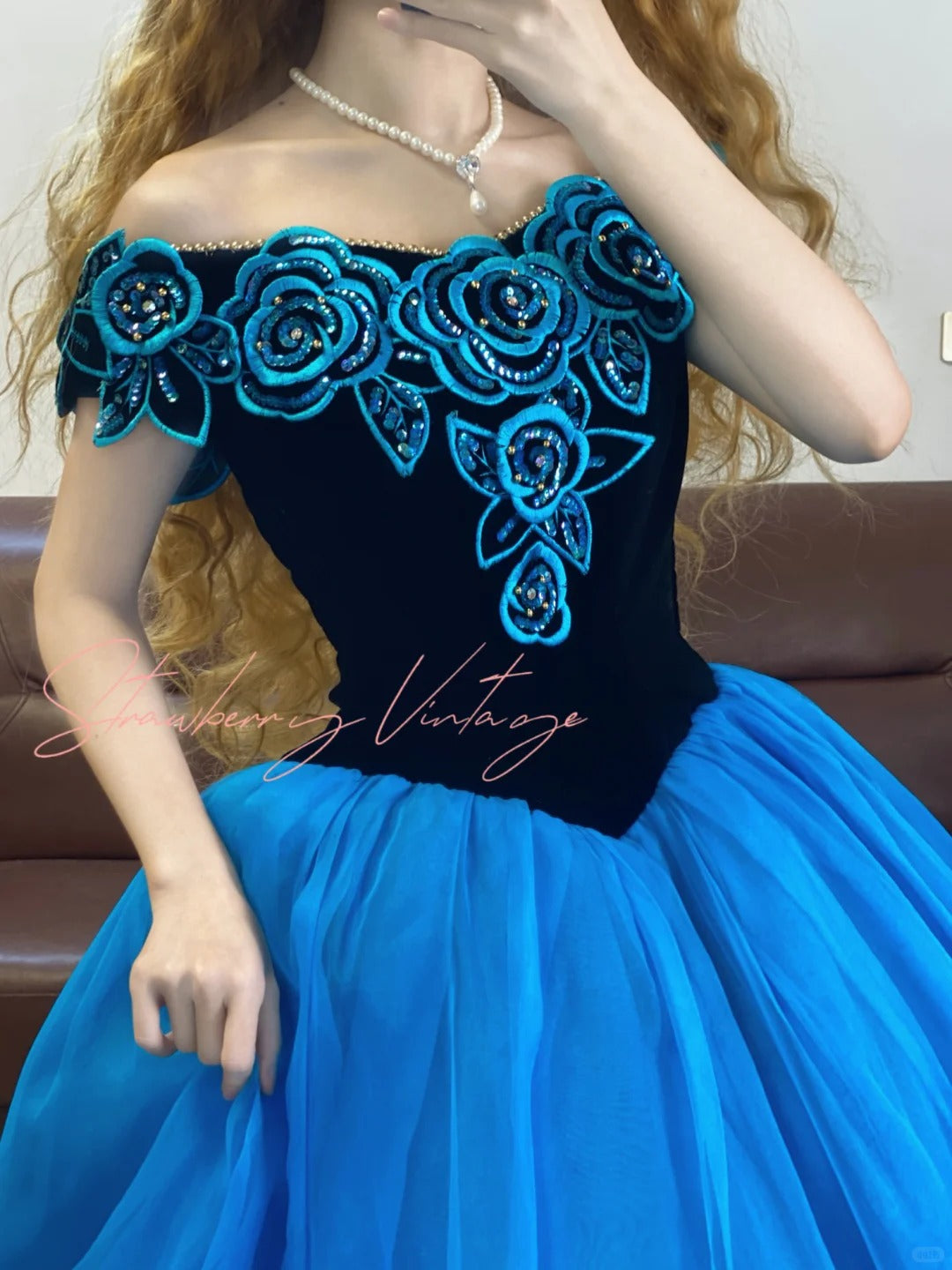 Blaues, florales Vintage-Ballkleid mit elegantem, langem Prinzessinnen-Tüll, nv5026