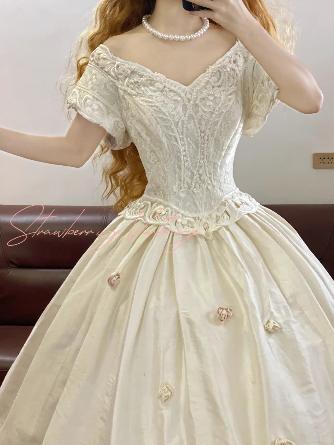 Ivory White Lace Floral Vintage Elegant Satin Long Princess Ball Gown nv5004