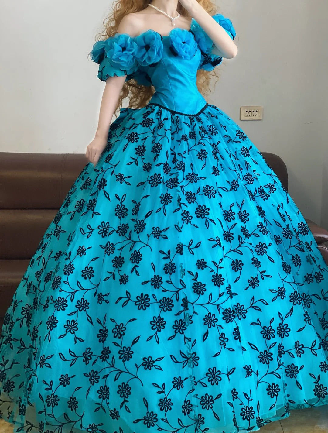 Blaues, geblümtes, langes Vintage-Ballkleid aus Tüll, nv5040