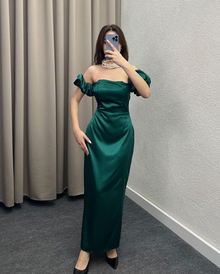 Robe de soirée longue en satin à manches courtes et haut tube simple vert/bleu/violet nv3091