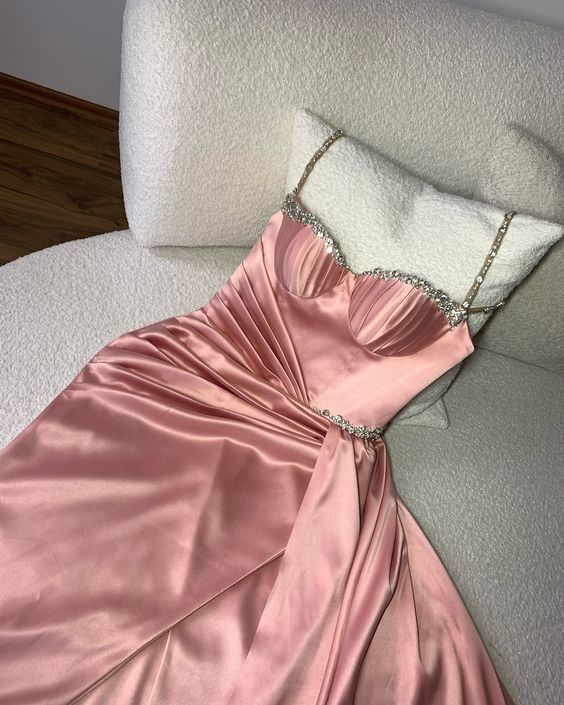 Robe de soirée longue rose élégante en forme de cœur avec bretelles spaghetti et strass nv2765