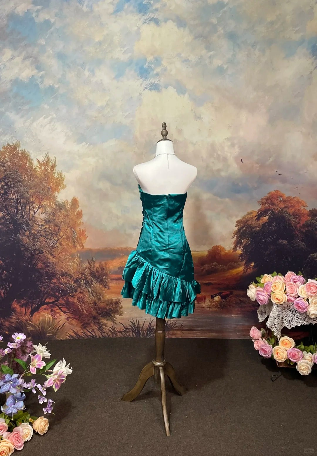 Blue Elegant Retro Fashion Exquisite Gemstone Beaded Short Satin Ball Gown Evening Gown Prom Dress nv4082