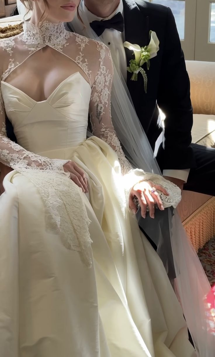 NiceVestidos--White long-sleeved lace long wedding dress NV5837