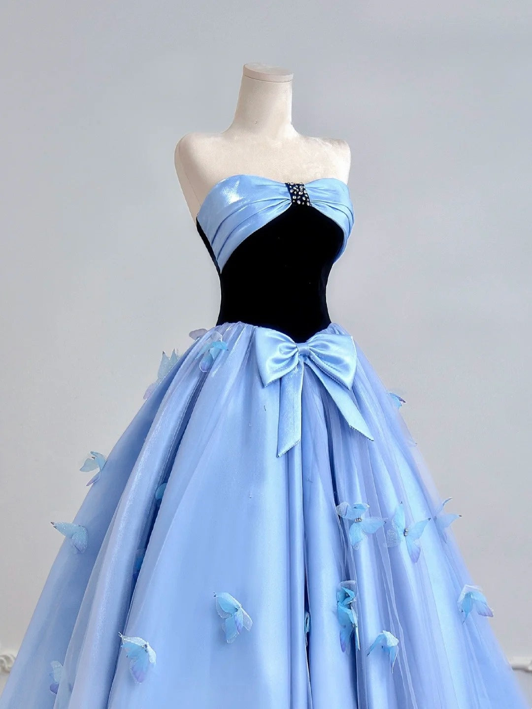 Blaue Schleife langes Satin Ballkleid Abendkleid Quinceanera Kleider nv4942