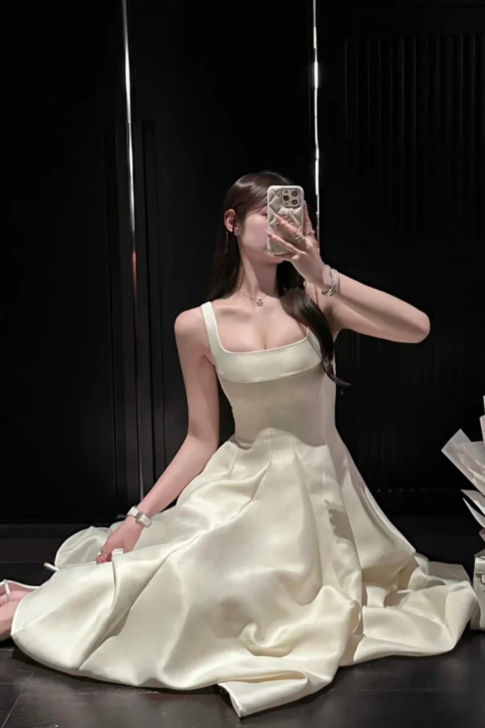 NiceVestidos - Mittellanges Homecoming-Kleid, Geburtstagskleid, zartes weißes Kleid aus Satin, NV5670