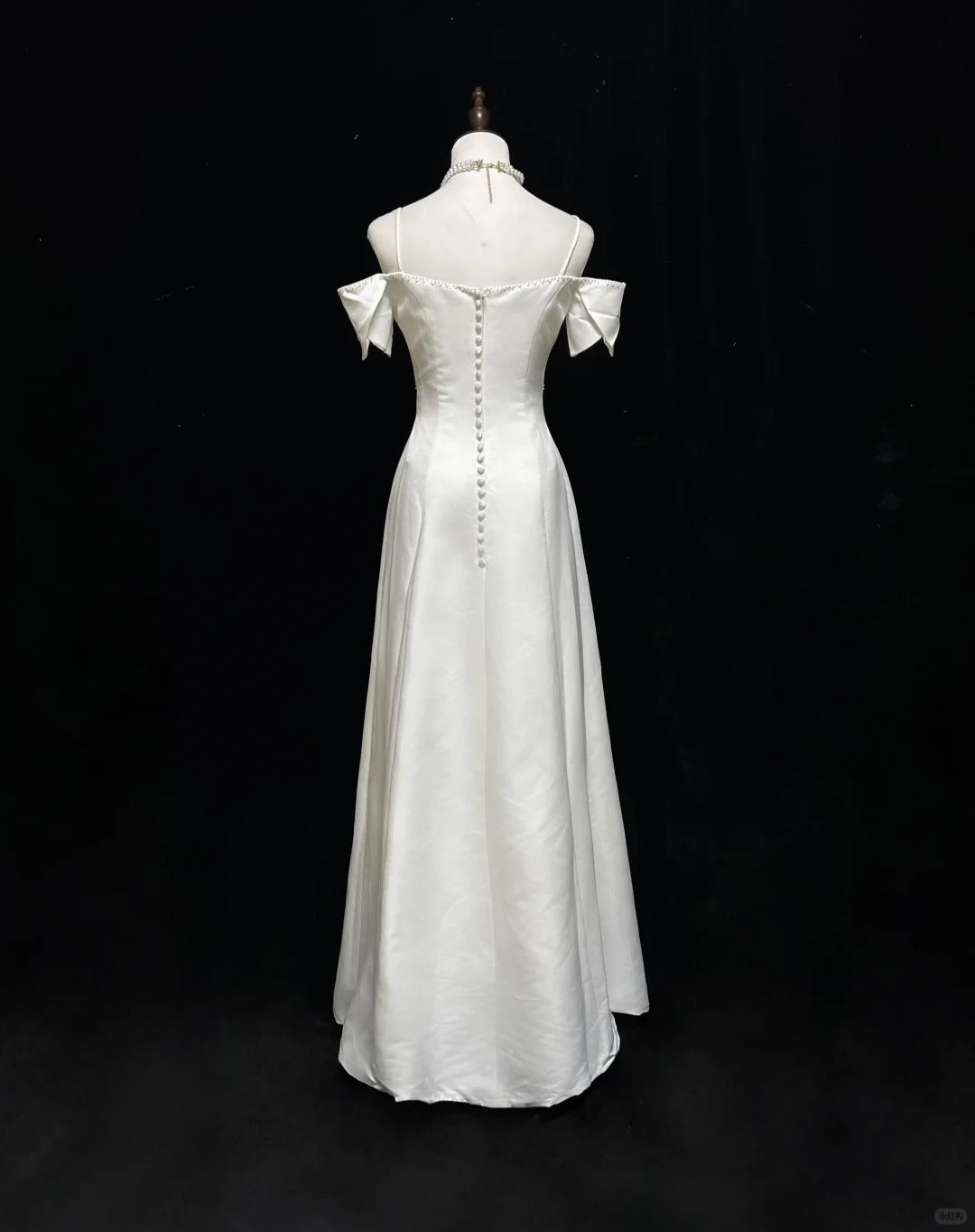 Weißes, zartes Perlen-Elegantes langes Satin-Ballkleid, Abendkleid nv4927