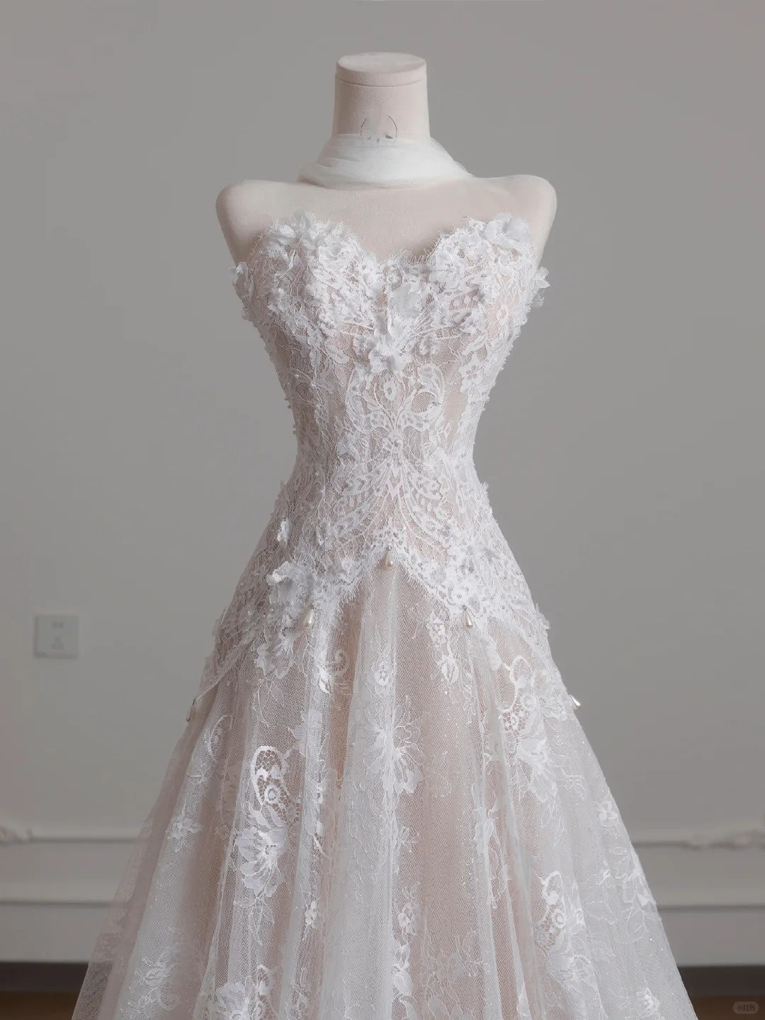 Weißes elegantes langes Spitzen-Tüll-Ballkleid, Abendkleid, Hochzeitskleid nv4957