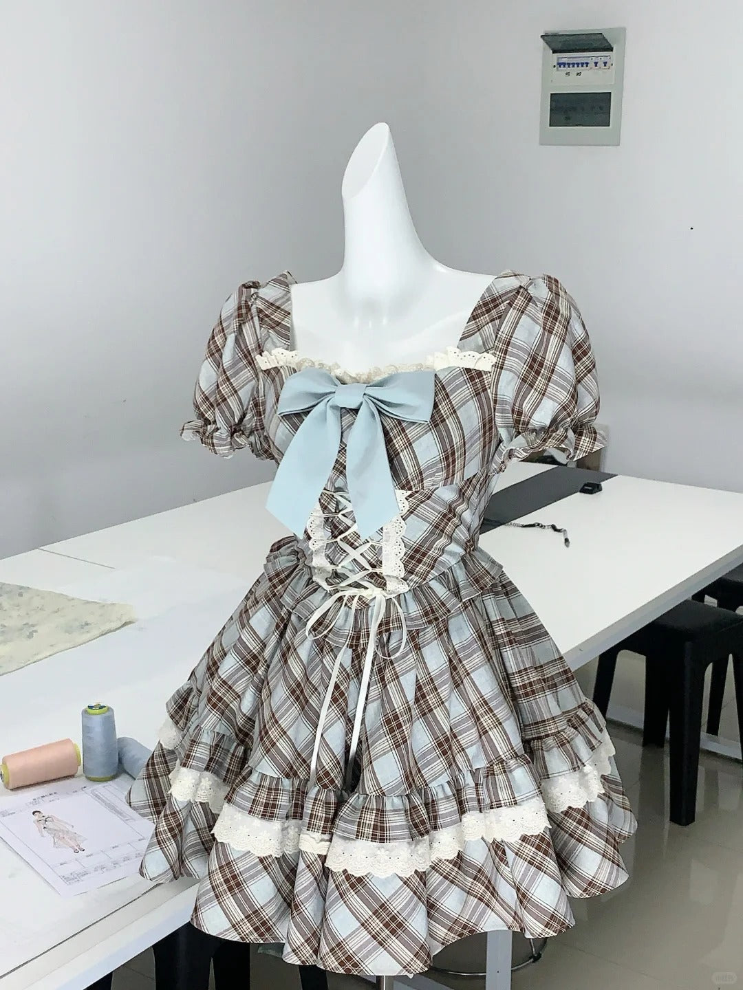 NiceVestidos--💕Blue retro homecoming dress with hazelnut latte plaid lace collar, bow tie, V-shaped lace waist and tie-backs. American retro tutu skirt plaid pattern, millennial sweet and elegant. NV5667