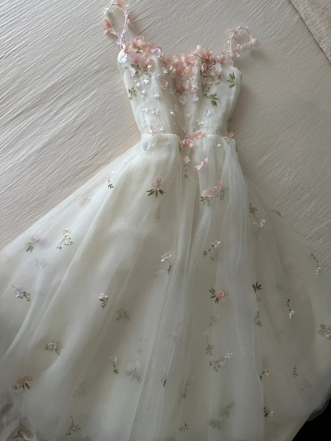 White Elegant Retro Fashion Romantic Exquisite Floral Long Floor Length Chiffon Tulle Ball Gown Evening Dress Birthday/Vacation/Wedding Dress Ball Gown Wedding Dress nv4076