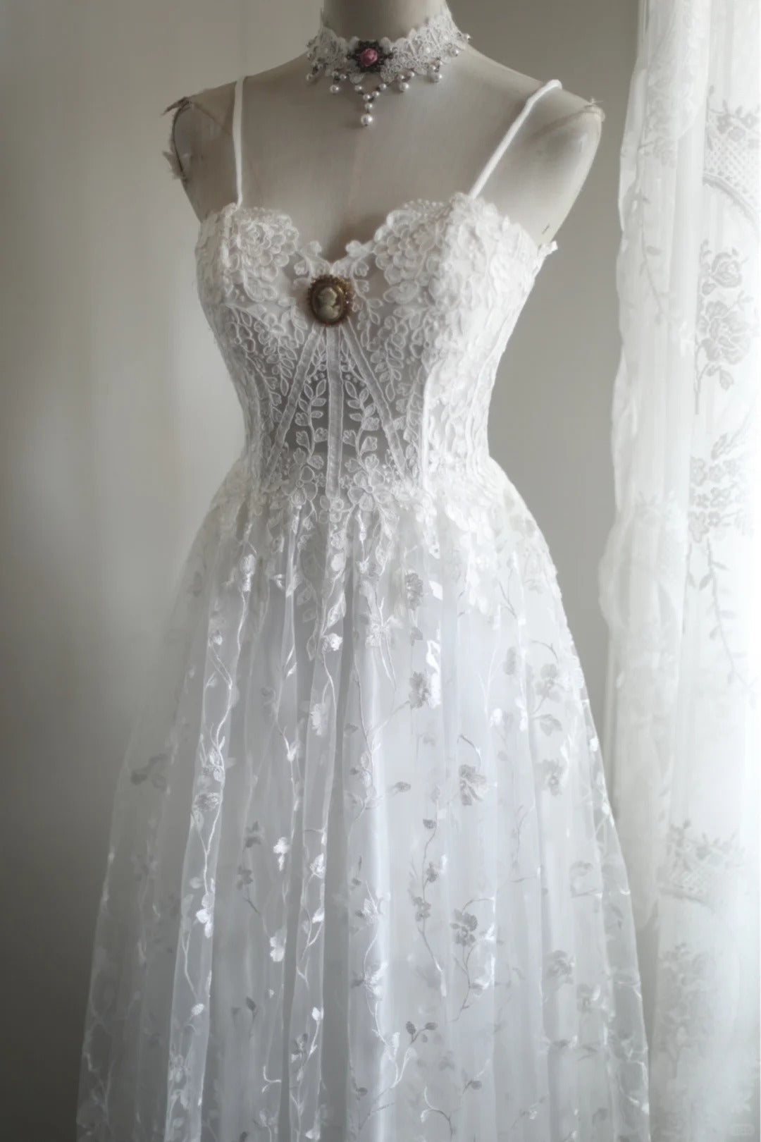 Robe de soirée longue en dentelle blanche, style princesse rétro, simple et mignonne, avec broderie de fleurs, robe de bal, robe de demoiselle d'honneur, nv4694