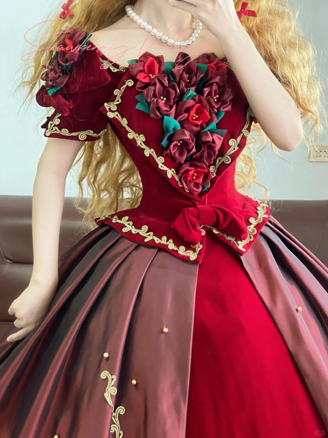 Burgunderrotes Vintage-Ballkleid mit elegantem Blumenmuster und langem Satin, nv5006