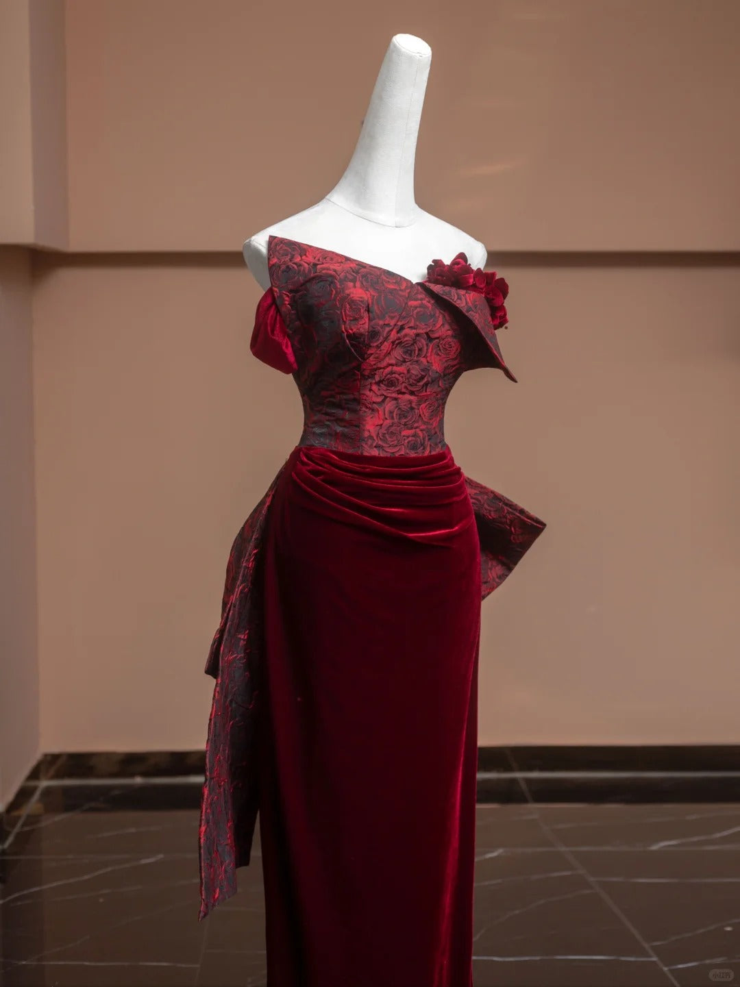 Burgundy Floral Velvet Elegant Fashion Long Prom Dress Evening Dress Party Dress nv4733