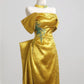 Robe de soirée longue élégante en satin avec appliques dorées nv4954