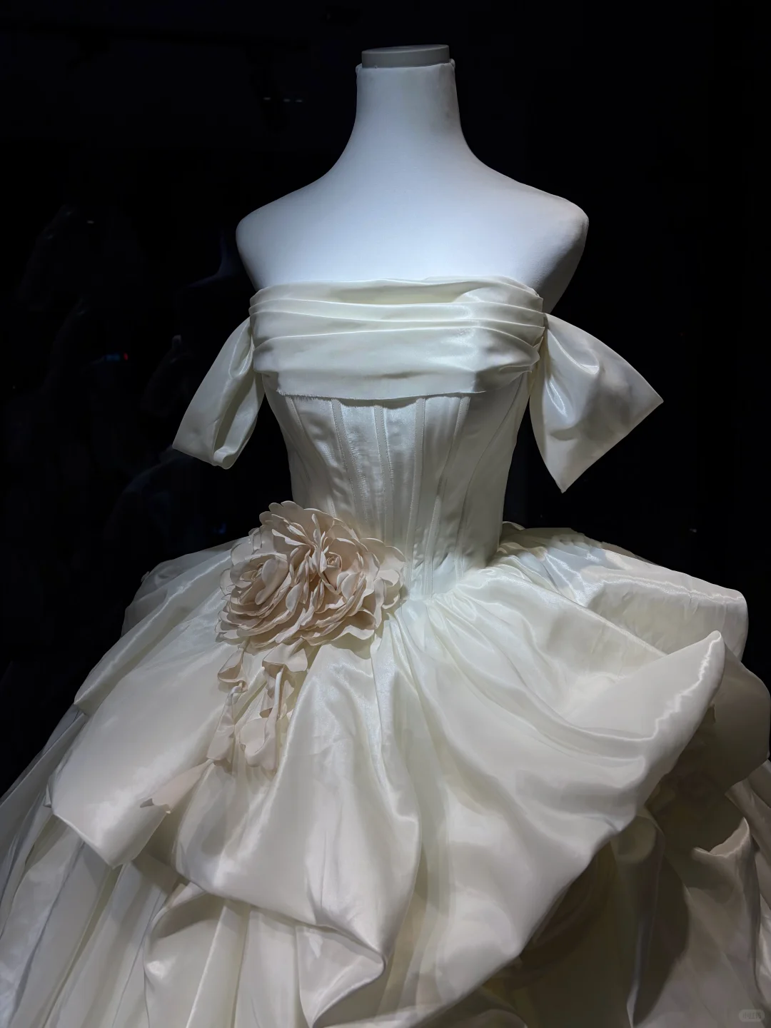 Cream 3D Rose Satin Tulle Long Evening Gown Strapless Puffy Ball Gown Prom Dress  NV7068