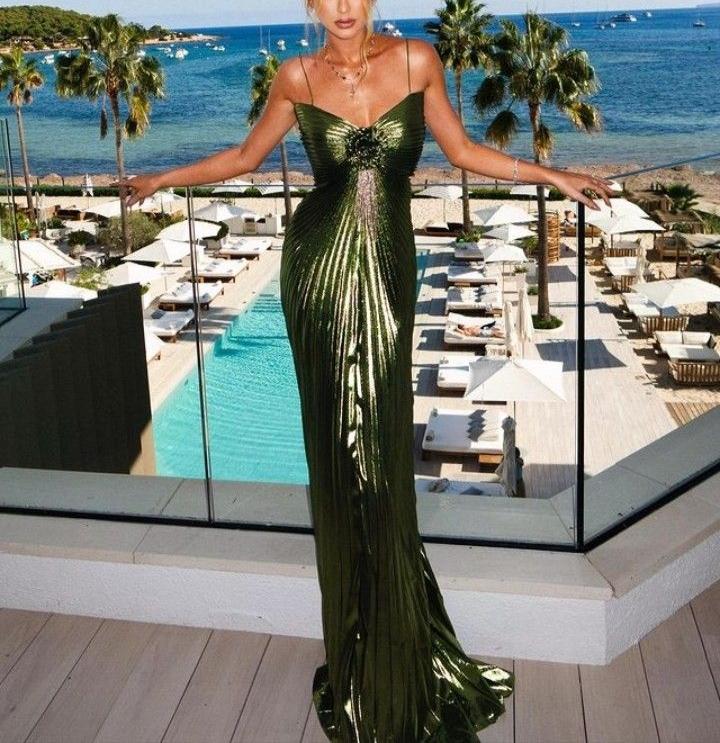 Robe de soirée longue à bretelles spaghetti et à la mode verte brillante, robe de soirée élégante en forme de tube papillon en trois dimensions, rose avec décoration en chaîne, nv2483