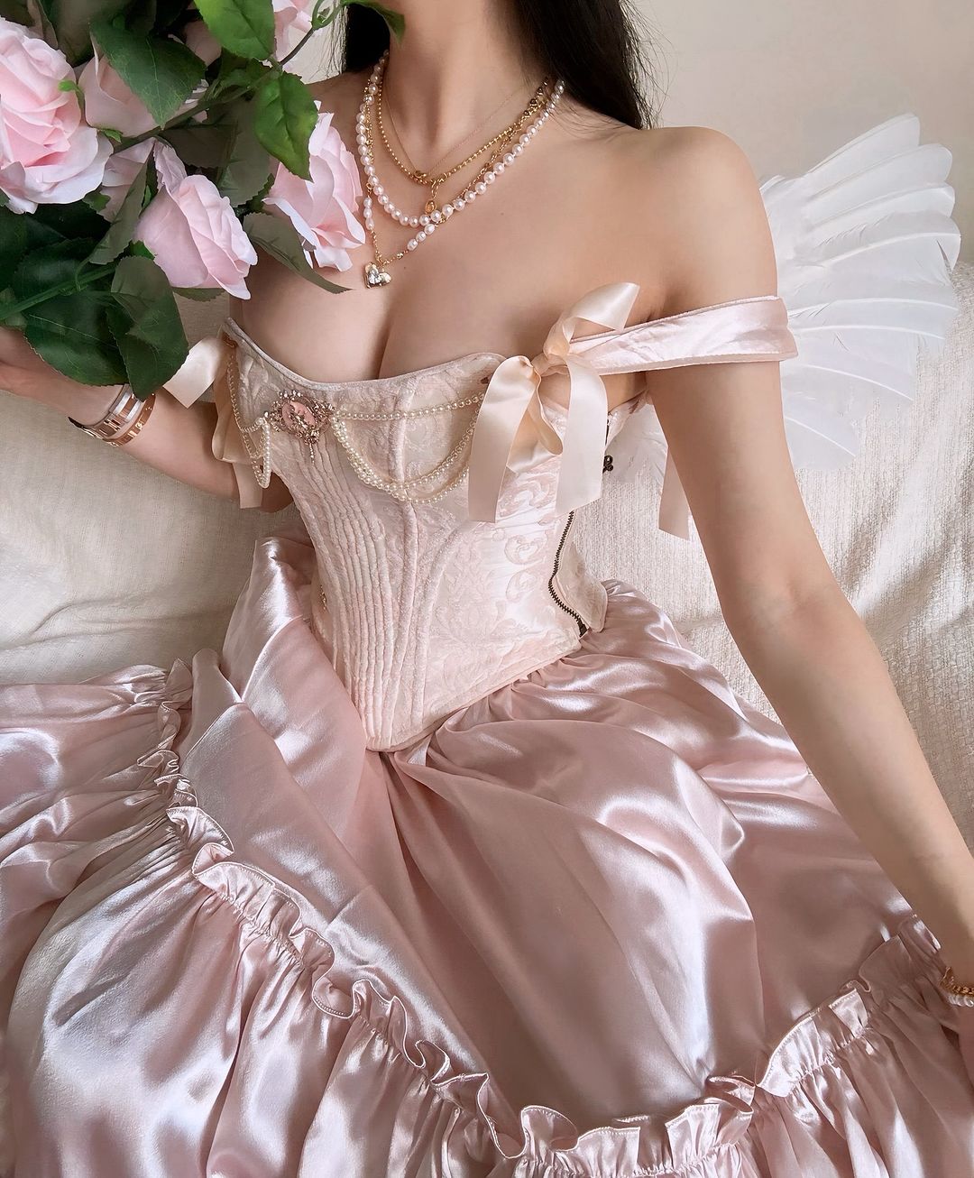 Robe de soirée longue en satin rose magnifique et élégante avec nœud en pierre précieuse nv2767