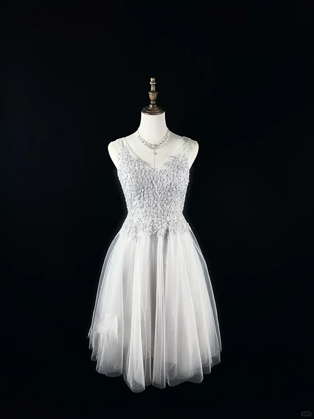 Silbernes kurzes Heimkehrkleid mit Pailletten, Spitze und Tüll, Ballkleid, Geburtstagskleid, nv4496