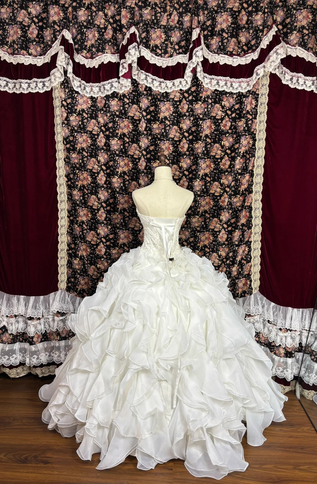 White Beaded Elegant Exquisite Long Floor Length Ball Gown Evening Gown Wedding Dress nv4175