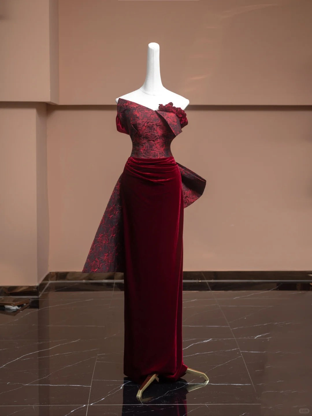 Burgundy Floral Velvet Elegant Fashion Long Prom Dress Evening Dress Party Dress nv4733