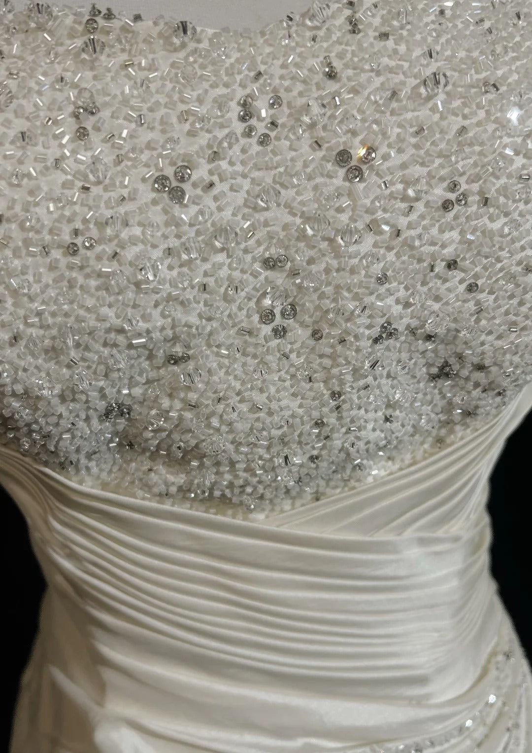 Ivory White Sparkling Homecoming Dress Exquisite Beaded Short Satin Ball Gown Evening Dress nv4382