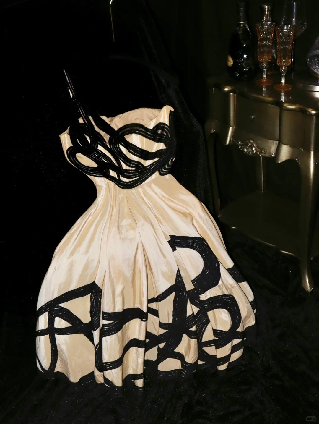 Champagne Black Floral Fashion Homecoming Dress Short Satin Prom Dress Evening Dress Party Dress nv4310