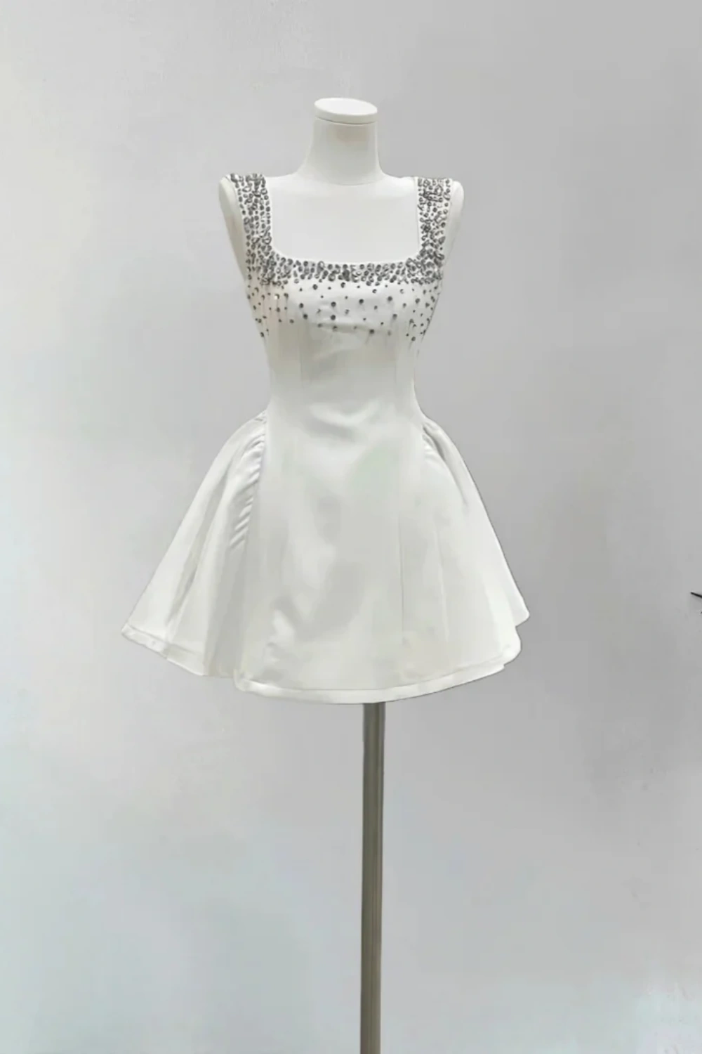 Black/White Beaded Short Satin Homecoming Dress Birthday Party Dress nv5262