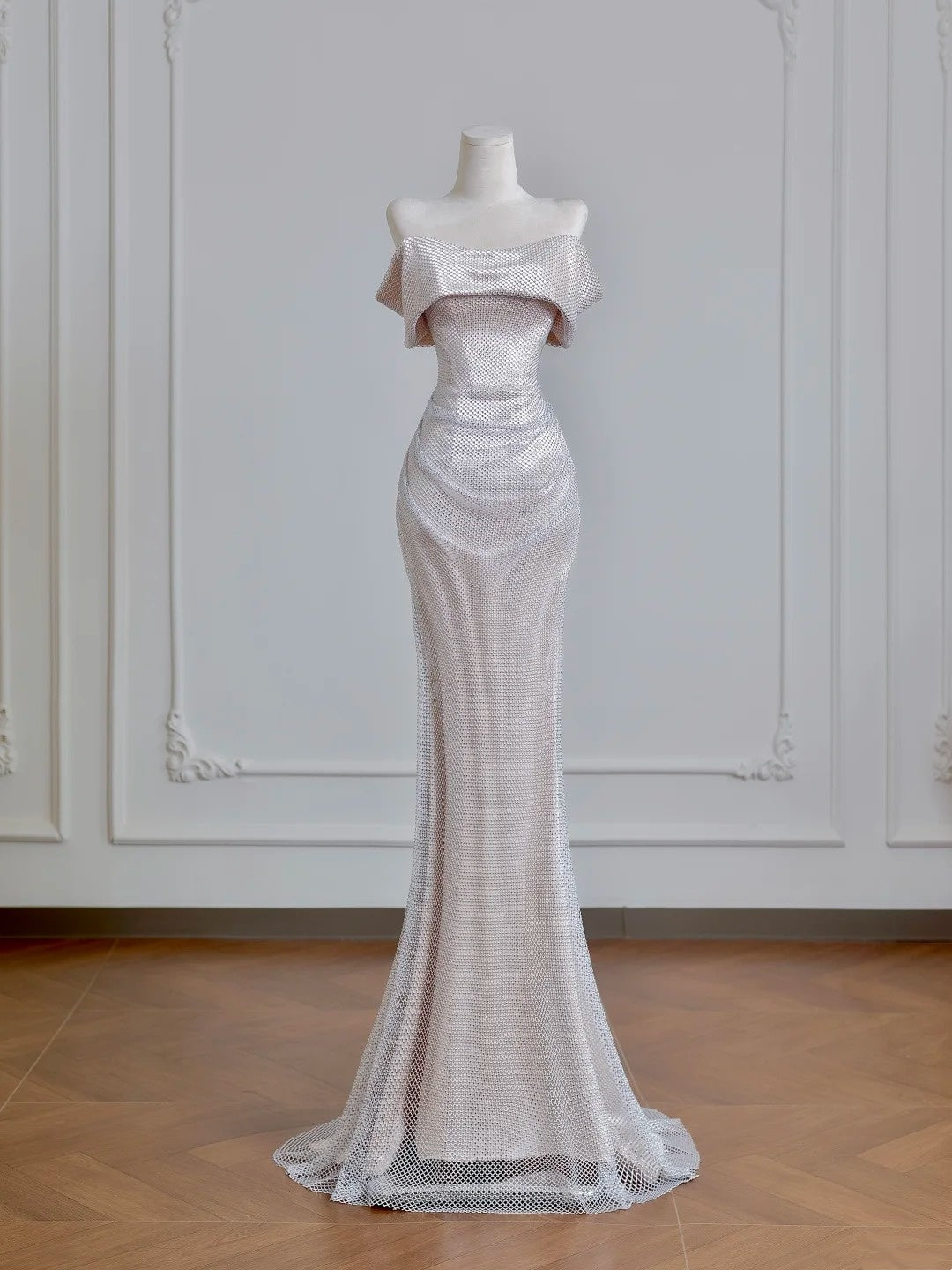 Robe de soirée longue sirène en satin métallisé argenté, coupe slim, nv4721