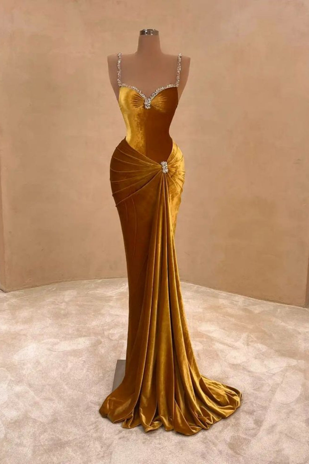 NiceVestidos-Golden Velvet Beaded Sleeveless Floor-Length Mermaid Gown NV6182
